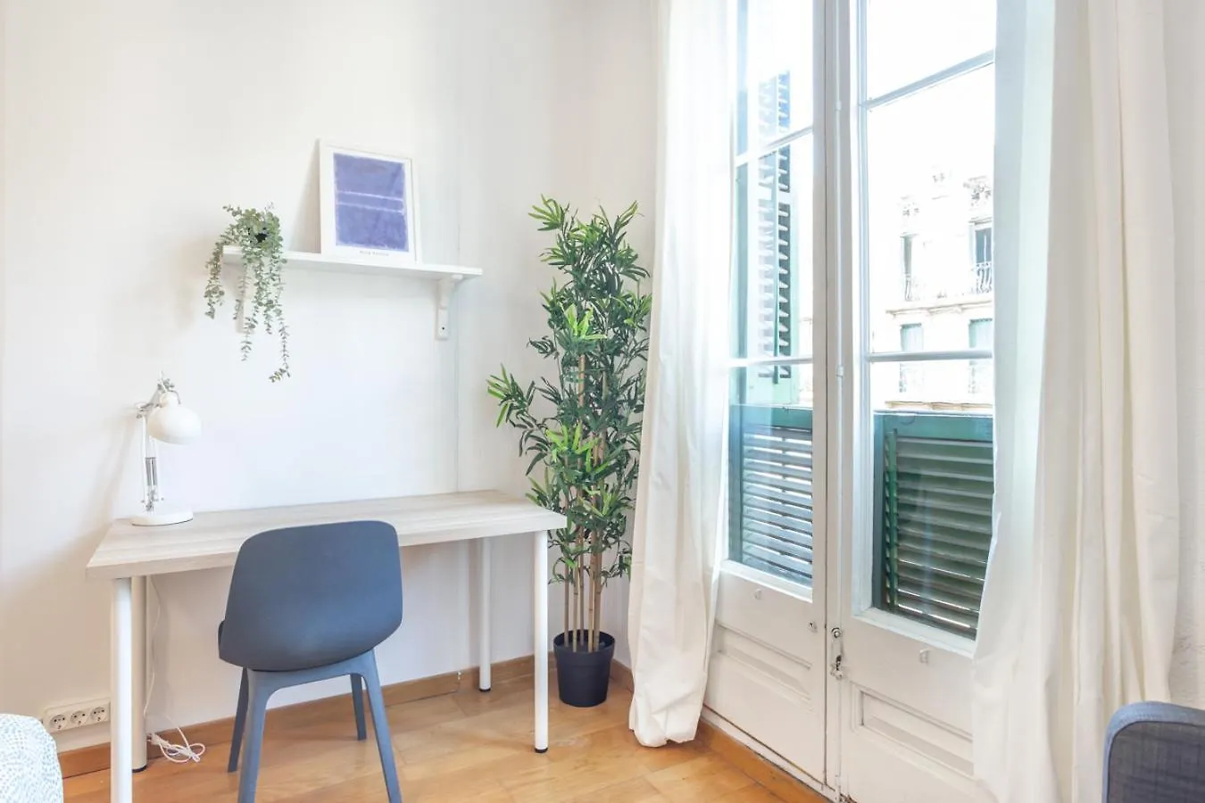 Rosello Private Rooms Barcelona Hostel